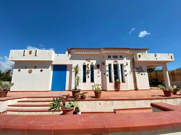 Casa quadrilocale in vendita in Via dellOasi, Noto