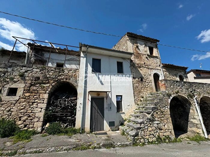 Casa bilocale in vendita in Via Isonzo, Rapino