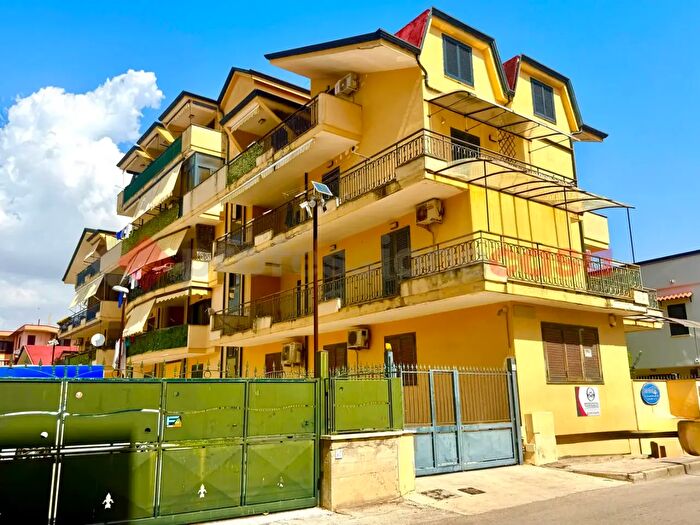 Appartamento trilocale in vendita in Via Pino Amato, Acerra
