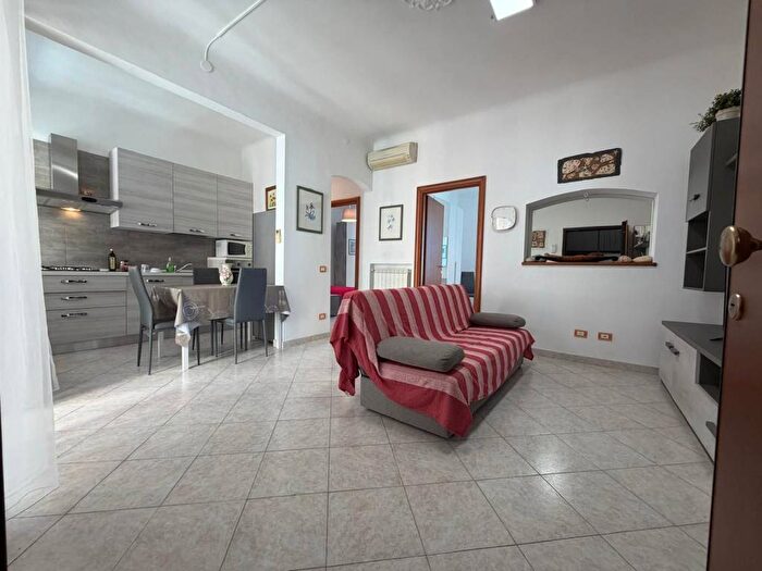 Appartamento quadrilocale in affitto in Via Gino Capponi, Sestri Ponente, Genova