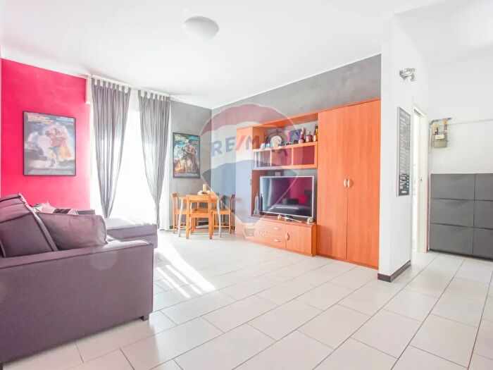 Appartamento bilocale in vendita in Via Garibaldi, Bollate