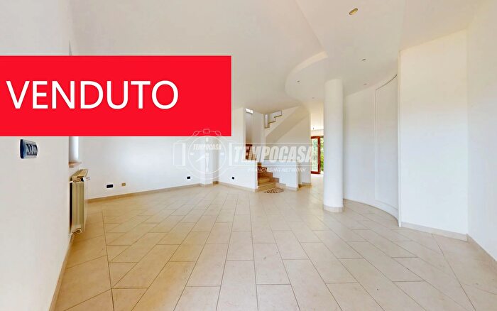 Casa trilocale in vendita in Via Susca Professor Vito Nicola, Casamassima