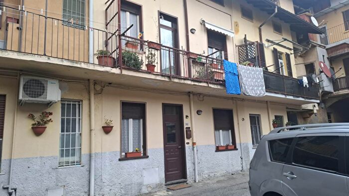 Appartamento trilocale in vendita in Via Garibaldi, Barzano