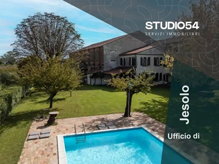 Casa con 6 locali in vendita in Via La Castellana, Jesolo