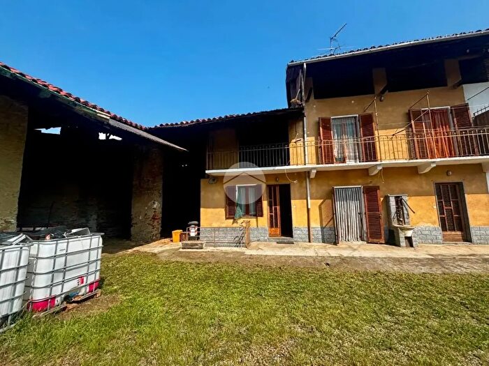 Casa quadrilocale in vendita in Borgata Sant' Antonio Piana, Rocca Canavese