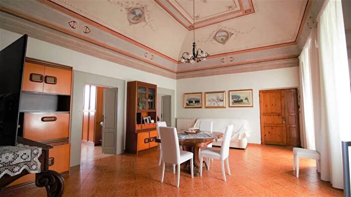 Appartamento con 5 locali in vendita in Sperlonga Latina, Sperlonga