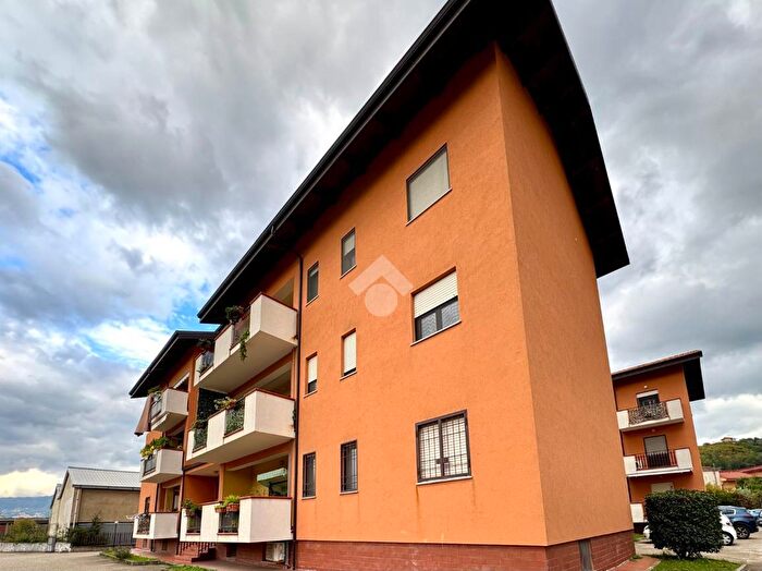 Appartamento quadrilocale in vendita in Via Giorgio De Chirico, Rende