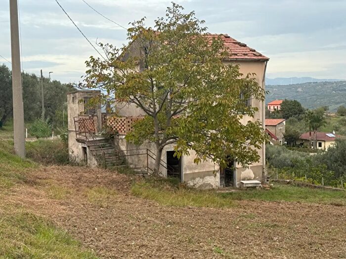 Casa trilocale in vendita in Via Capograssi Snc, Altavilla Silentina
