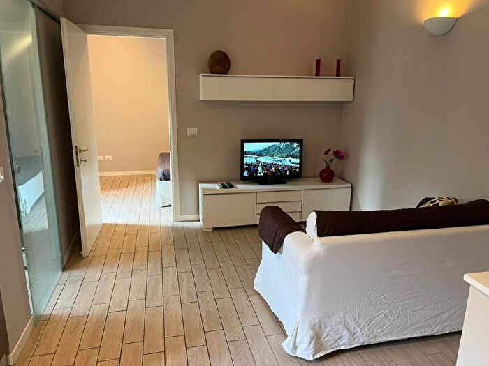 Appartamento bilocale in affitto in Via Volterra, Washington, Milano