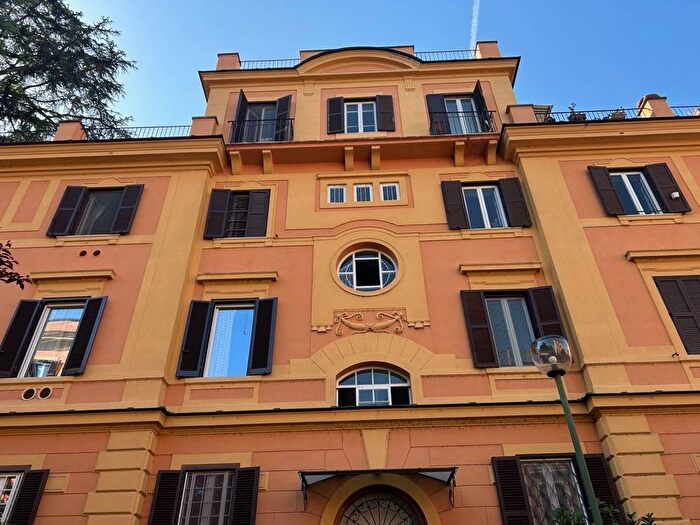 Appartamento trilocale in affitto in Via Raffaele Stern, Flaminio, Roma
