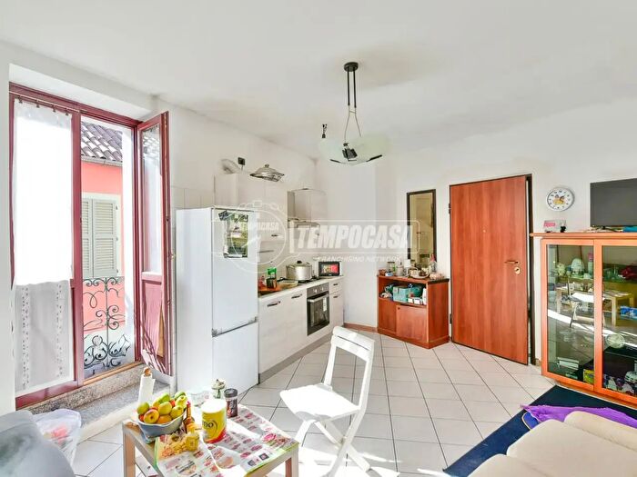 Appartamento trilocale in vendita in Via Giuseppe Parini, Erba