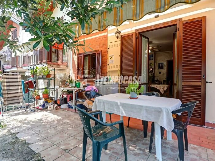 Casa quadrilocale in vendita in Via Carreggia, Cardano Al Campo