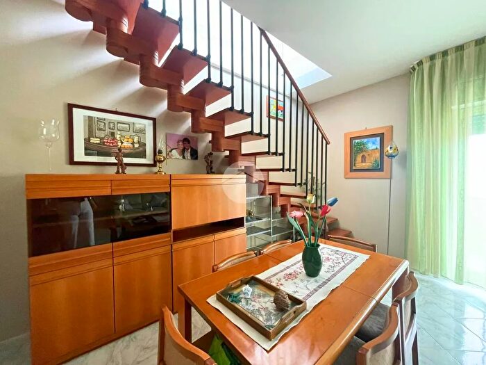 Appartamento con 5 locali in vendita in Via Corselli ai Corsari, Palermo