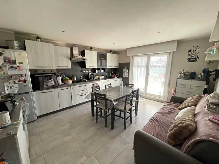 Casa con 5 locali in vendita in Suzzara