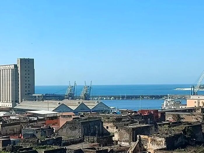 Appartamento trilocale in vendita in Corso Vittorio Emanuele III, Torre Annunziata