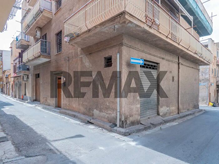 Casa con 5 locali in vendita in Via Santa Caterina, Bagheria