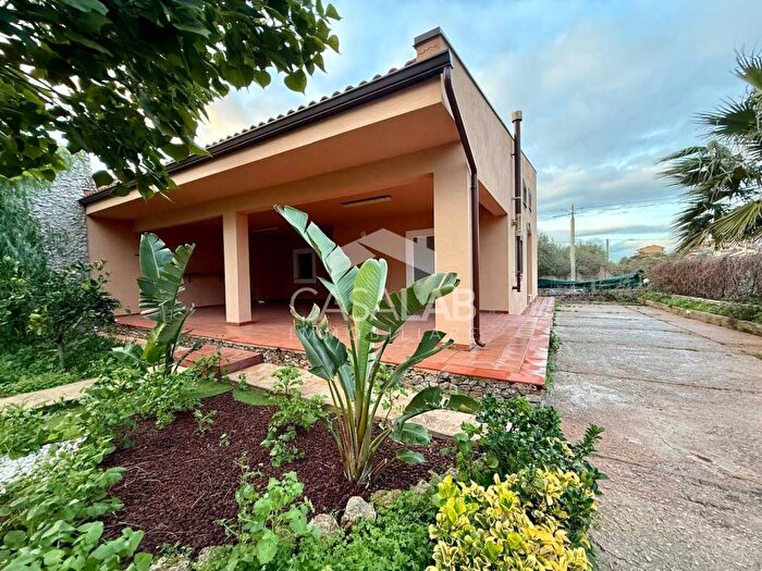 Casa con 6 locali in affitto in Via Romania, Torre Muzza, Carini