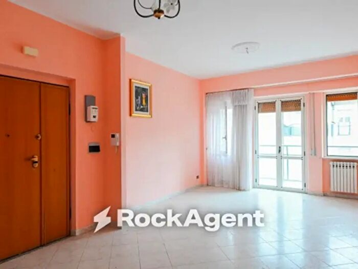 Appartamento trilocale in vendita in Via Giovanni Paolo Parisio, Catanzaro