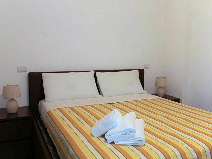 Appartamento monolocale in affitto in Via Giovan Battista Pergolesi, Centrale, Milano