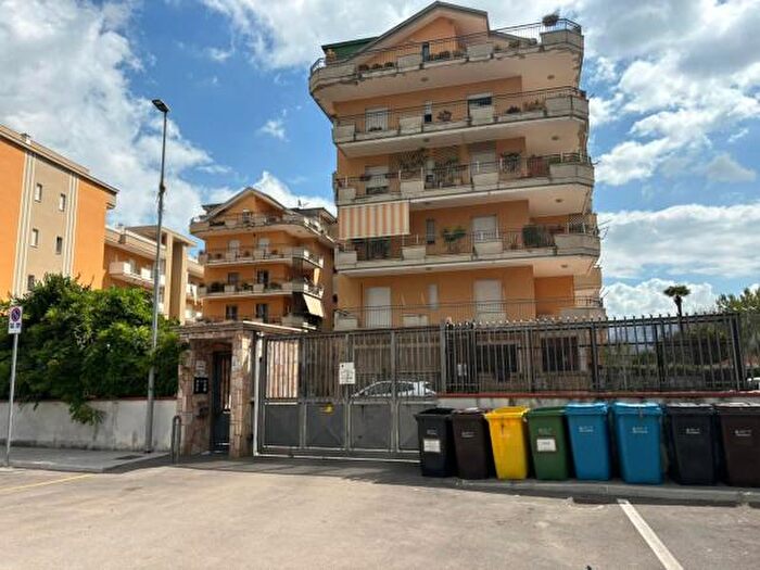 Appartamento trilocale in vendita in Piazza Mafalda di Savoia, Casalnuovo Di Napoli