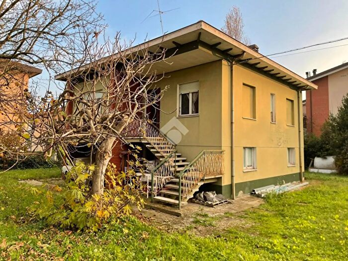 Casa quadrilocale in vendita in Via Romagna, Gabicce Mare