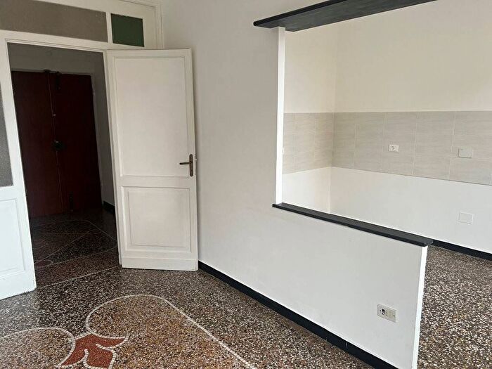 Appartamento bilocale in affitto in Via Passo Buole, Cornigliano, Genova