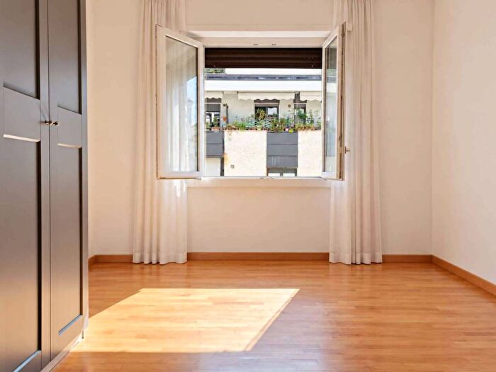 Appartamento bilocale in affitto in viale Montenero, Porta Romana Medaglie d'Oro, Milano