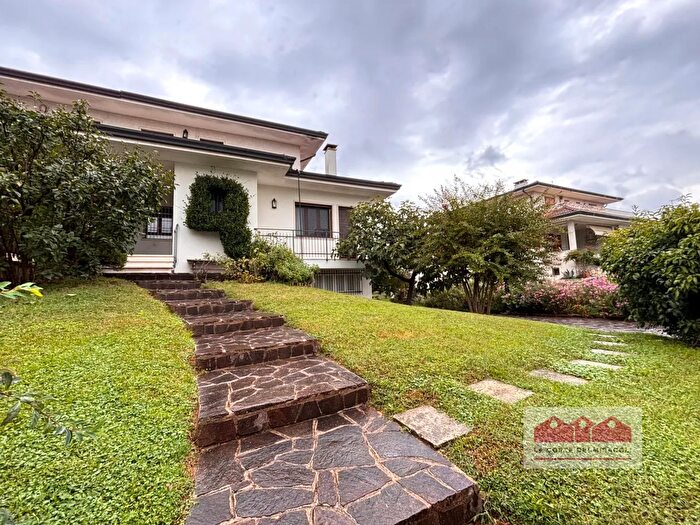 Casa con 5 locali in affitto in Via delle Ortensie, Caldogno