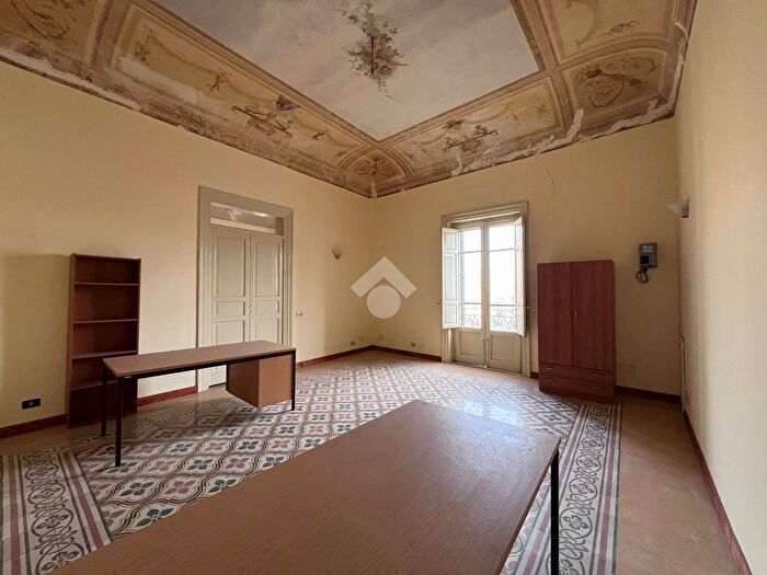 Appartamento con 7 locali in vendita in Via Pietro Mignosi, Palermo