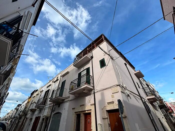 Casa trilocale in vendita in Via Niccolò Tommaseo, Mola Di Bari