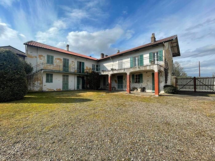 Casa quadrilocale in vendita in Viale Linda Lucotti Mede, Mede