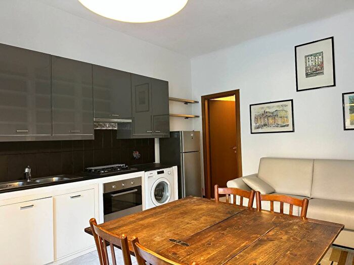 Appartamento bilocale in affitto in Via Carlo Farini, Isola, Milano