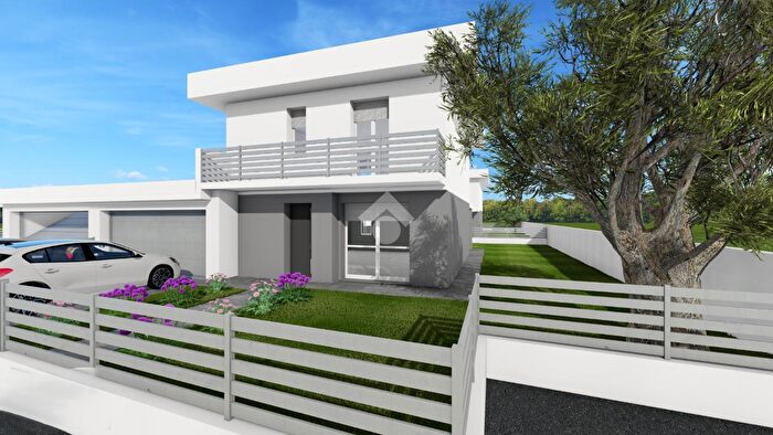 Casa quadrilocale in vendita in Via Meucci, Orzinuovi