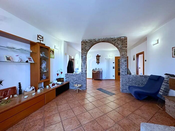 Casa con 10 locali in vendita in Località I Montagnoi, Brentonico