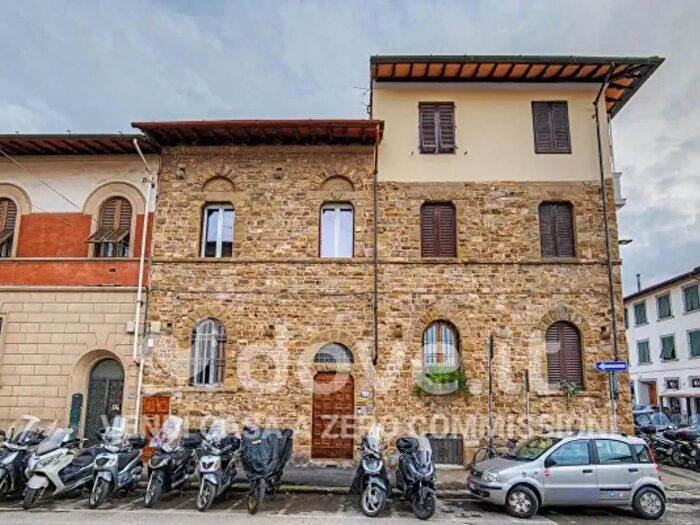 Casa con 6 locali in vendita in Via Niccolò da Uzzano, Firenze