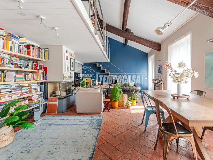 Appartamento trilocale in vendita in Via Pietro Calvi, Milano