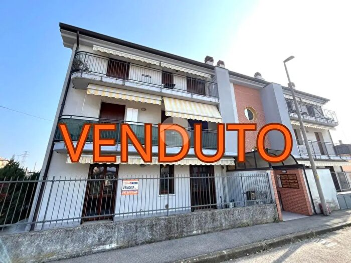 Appartamento trilocale in vendita in Via Fonte Vannina, Verona