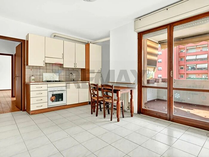 Appartamento trilocale in vendita in Via delle Rose a, Legnano