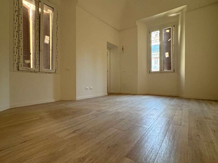 Appartamento trilocale in vendita in Via Serafini, Centro Storico, Piacenza