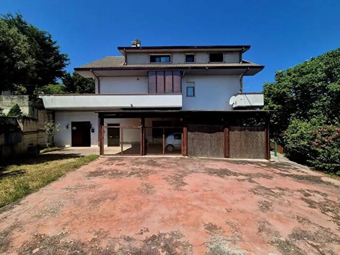 Casa con 16 locali in vendita in Strada Provinciale per Cugnoli, Pietranico