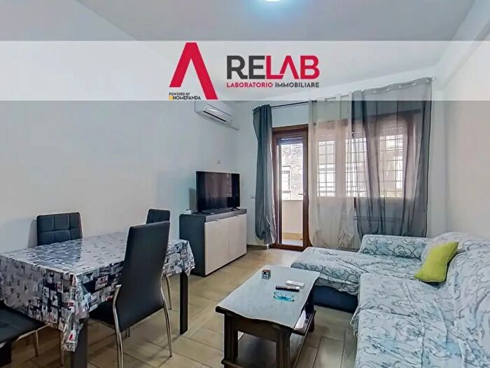 Appartamento trilocale in vendita in Corso Duca di Genova, Roma