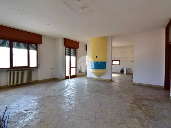 Casa con 8 locali in vendita in Via Cadiloi, Marano Di Valpolicella