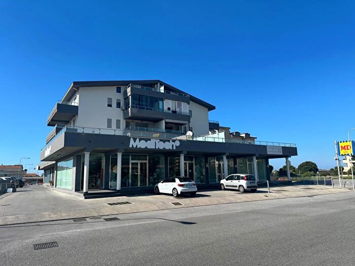 Appartamento quadrilocale in vendita in Via Modaffari, Barcellona Pozzo Di Gotto