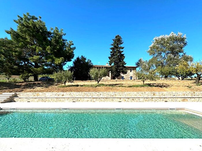 Casa con 6 locali in affitto in Strada Provinciale di Torgiano Tratto, Torgiano