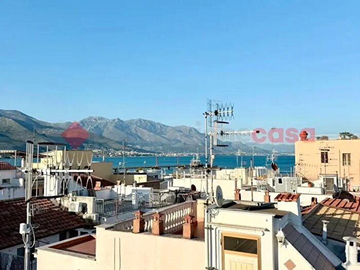 Appartamento quadrilocale in vendita in Lungomare Caboto Vico, Gaeta