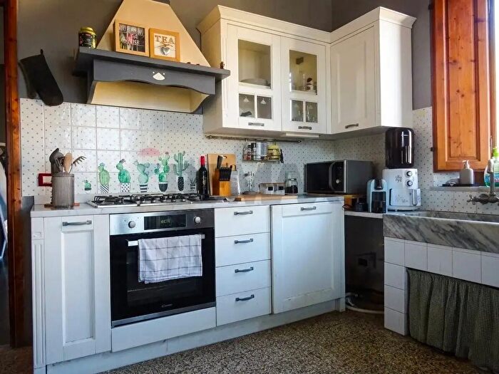 Casa con 12 locali in vendita in Borgo A Mozzano