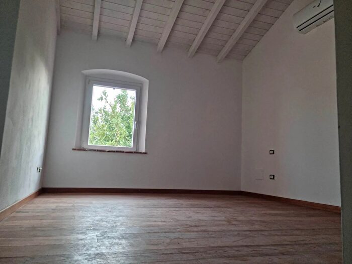 Casa bilocale in vendita in Camaiore