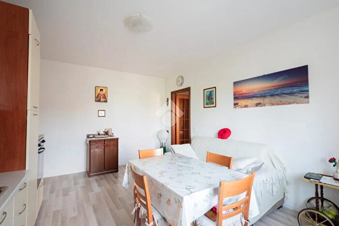 Appartamento trilocale in vendita in Via Edison, Novi Di Modena