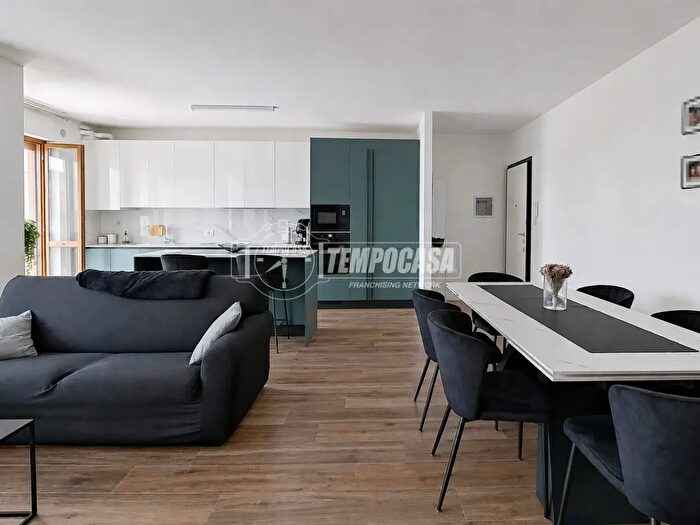 Appartamento trilocale in vendita in Via Giuseppe Mangili, Bergamo