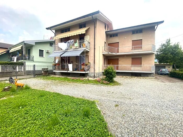 Appartamento quadrilocale in vendita in Via Ferruccio Martinis, Montalto Dora
